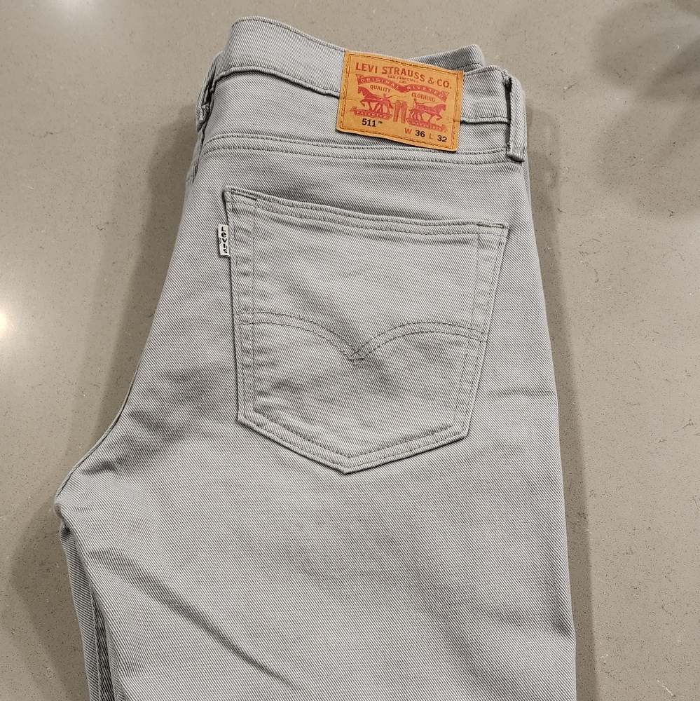 Gray Levi's 511 36x32